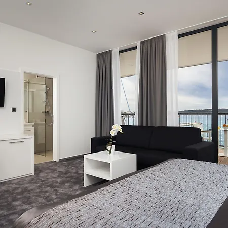 Marina Baotic Apartments
