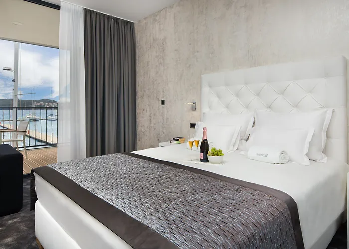 Marina Baotic Apartments