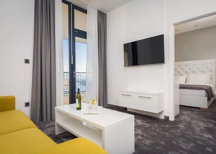 Marina Baotic Apartments